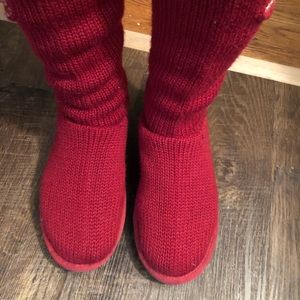 These UGGS were barely worn and so so pretty🔥